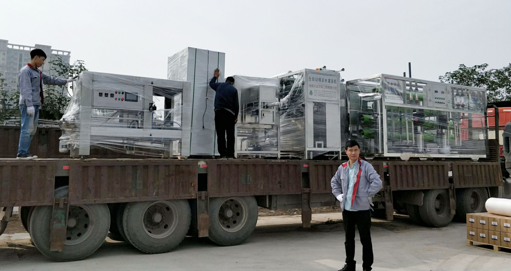 桶裝水灌裝機價格 桶裝水灌裝機價格